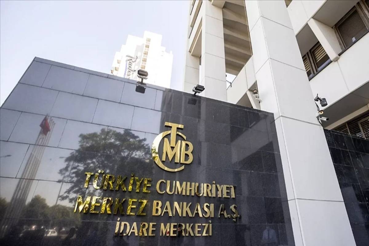 تركيا تخفض الفائدة لأول مرة منذ مارس إلى 43.5%