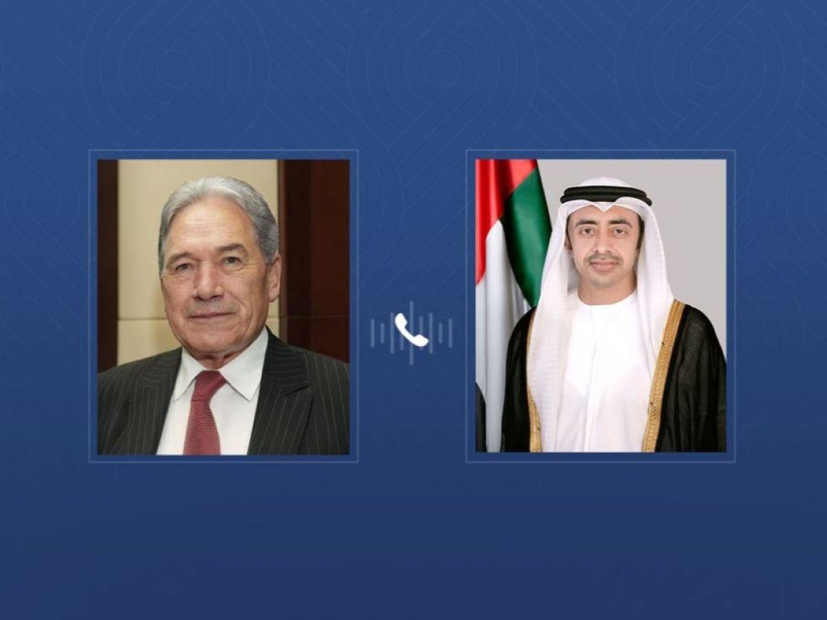 عبدالله بن زايد ووزير خارجية نيوزيلندا يبحثان هاتفياً تعزيز العلاقات الثنائية