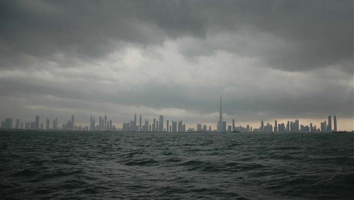 الإمارات.. طقس الغد صحو إلى غائم جزئياً مغبر أحياناً نهاراً