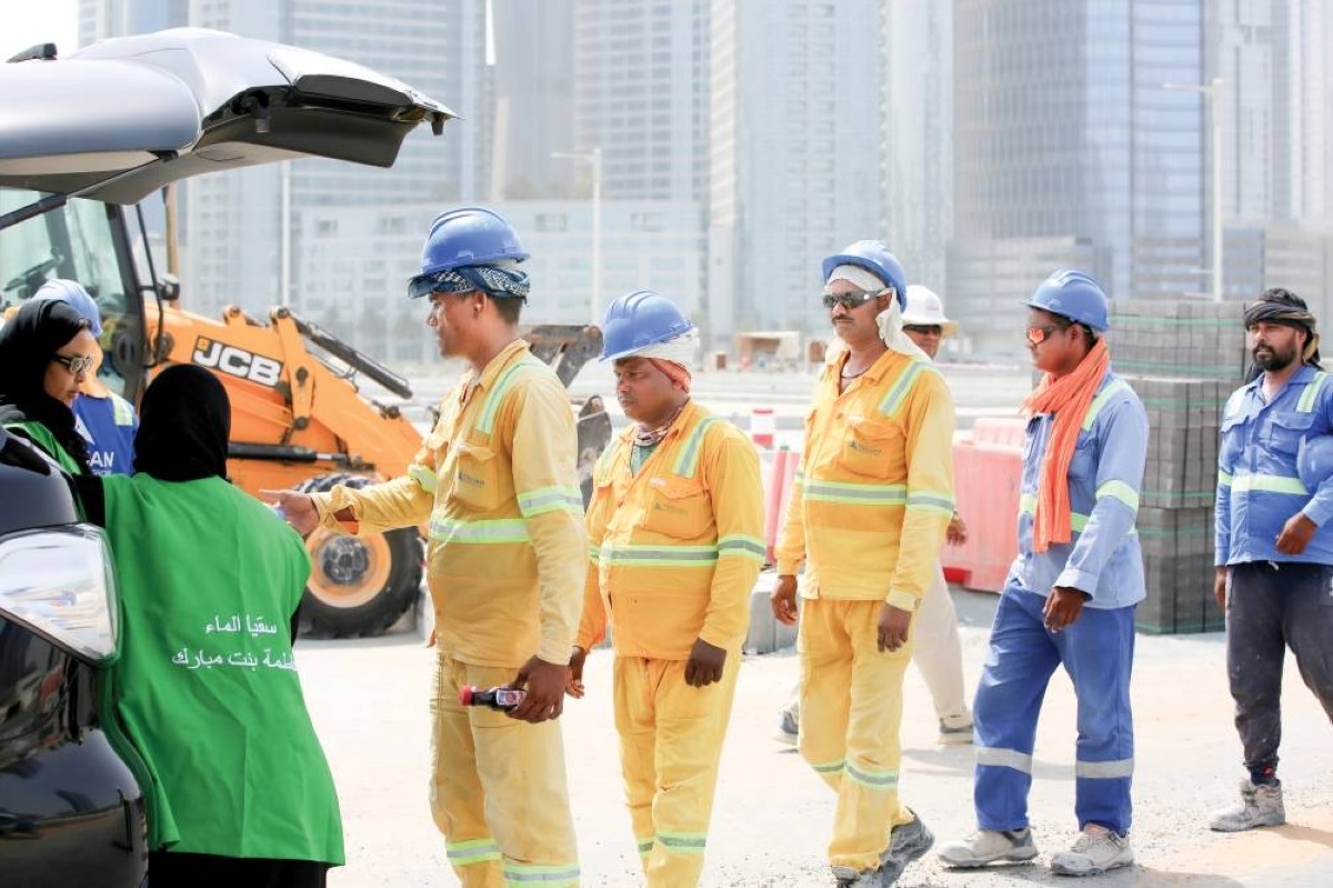 بتوجيهات الشيخة فاطمة.. الاتحاد النسائي يواصل تنفيذ مبادرة «سقيا الماء»