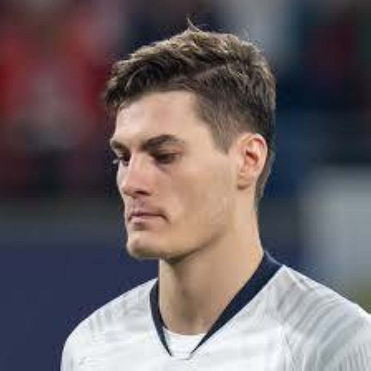 شيك يمدد عقده مع باير ليفركوزن