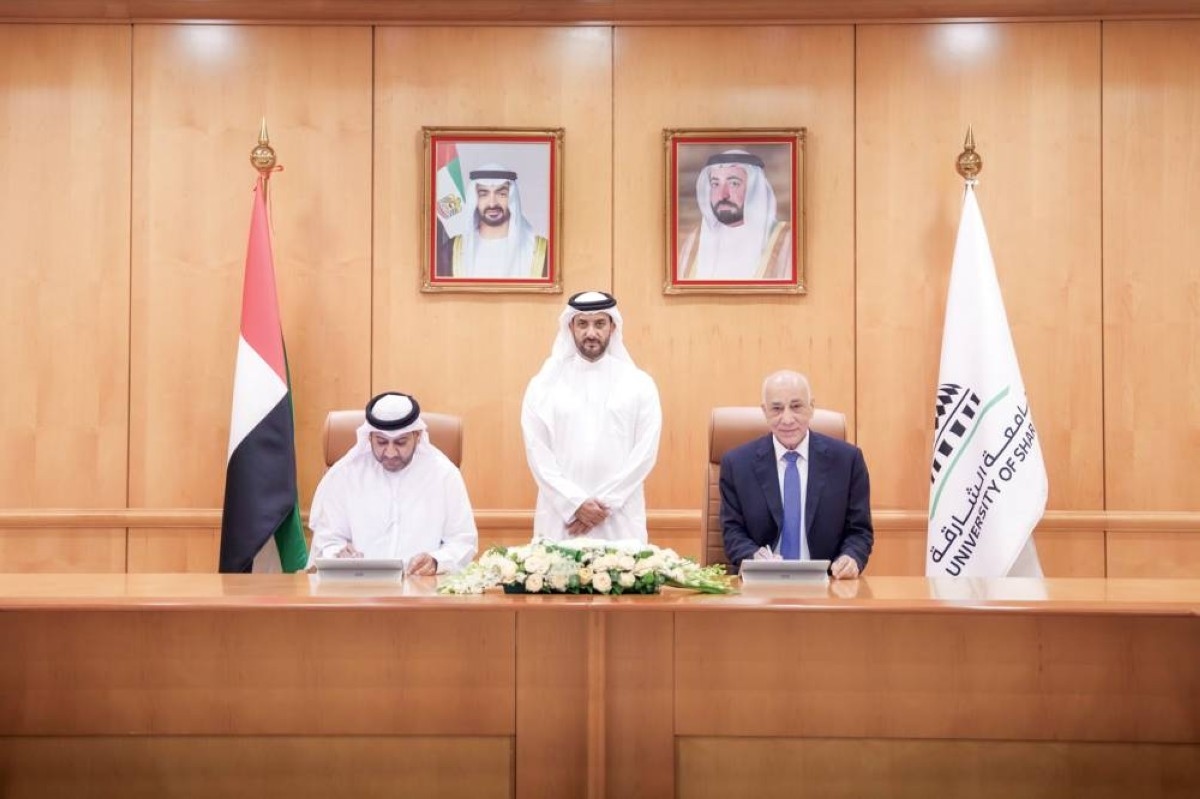 سلطان بن أحمد يشهد توقيع اتفاقية تعاون بين مجلس القضاء وجامعة الشارقة