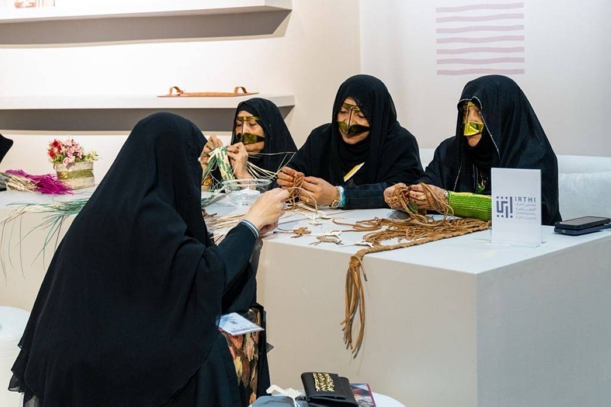"إرثي" يحتفي بمرور 10 سنوات على تمكين الحرفيات وتعزيز  التراث اليدوي عالمياً