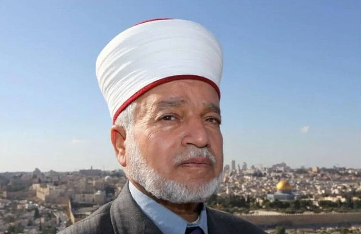إسرائيل تبعد مفتي القدس والأراضي الفلسطينية 6 أشهر عن المسجد الأقصى