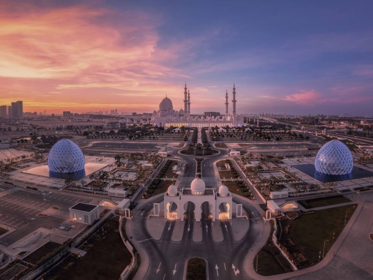 جامع الشيخ زايد الكبير الثامن عالمياً والأول إقليمياً في "أبرز معالم الجذب"