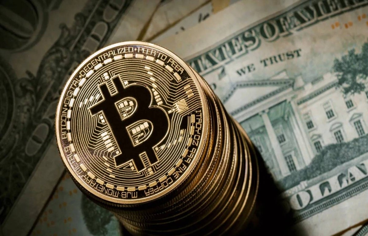 صعود جماعي للعملات المشفرة.. وبتكوين تتجاوز 122 ألف دولار