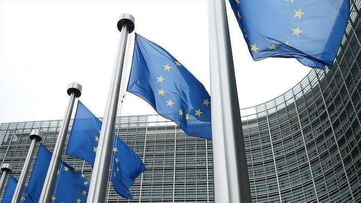 10 آلاف مادة كيميائية تحاصر صحتك يومياً.. وأوروبا تتحرك لحظرها