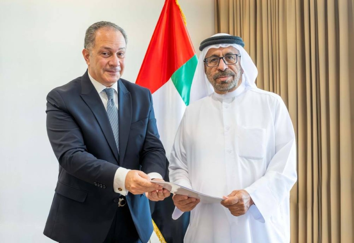 محمد بن زايد يتلقى رسالة خطية من السيسي تتصل بالعلاقات والعمل العربي المشترك