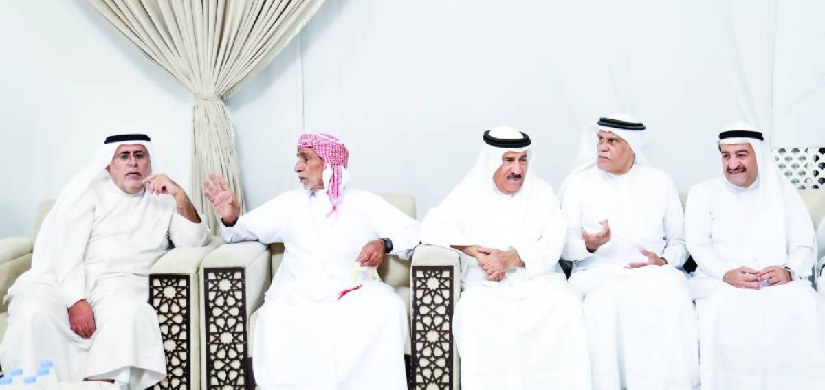 مسؤولون ومواطنون يعزون في وفاة صلاح بن زعل
