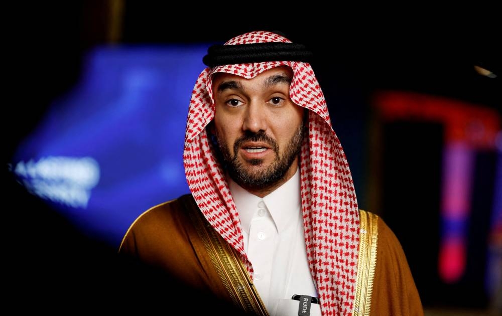وزير الرياضة السعودي لا يستبعد التقدم لاستضافة كأس العالم للرجبي 2035