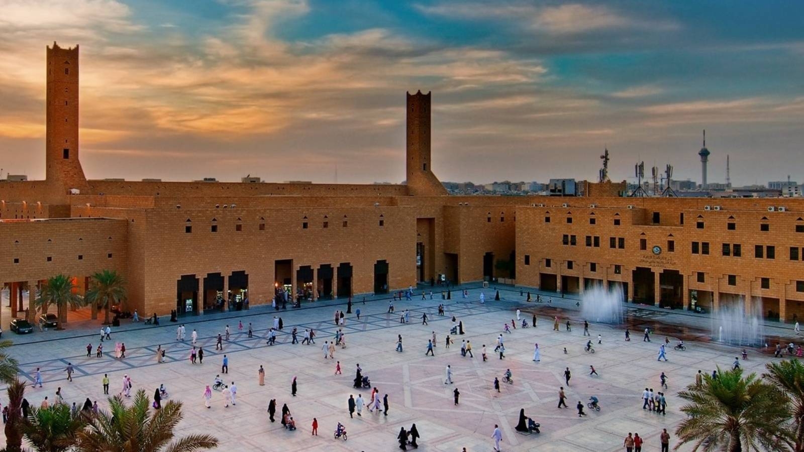 مبيعات ربعية سابقة تهبط بأرباح "الرياض للتعمير" الفصلية أكثر من 40%