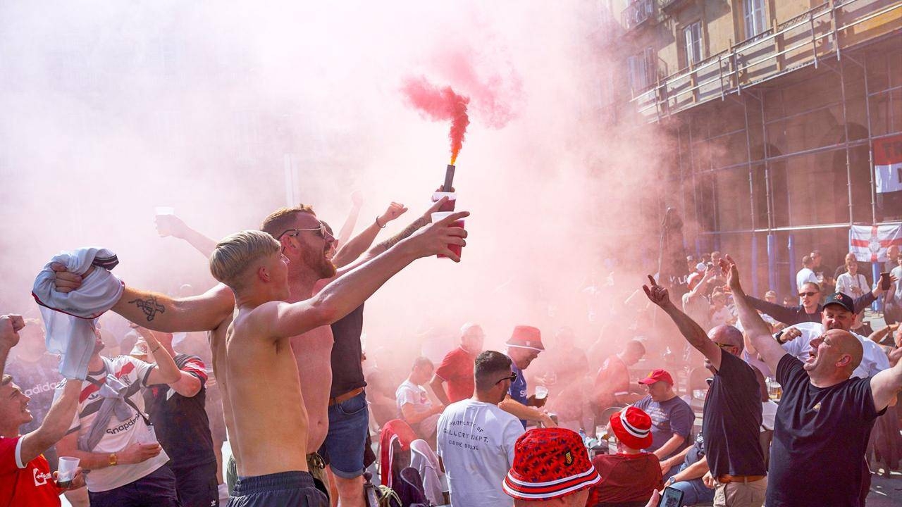 نهائي الدوري الأوروبي بين يونايتد وتوتنهام .. من سيربح 20.9 مليون إسترليني؟