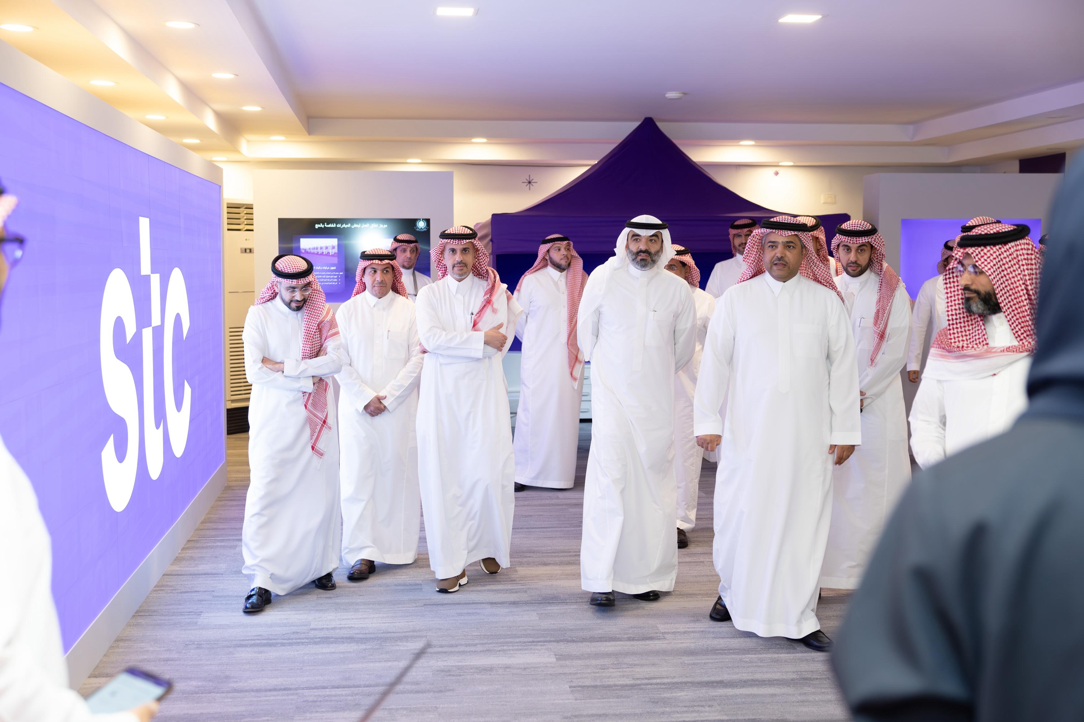 استعدادا للحج .. مجموعة stc تؤكد جاهزيتها الرقمية والتقنية خلال زيارة وزير الاتصالات