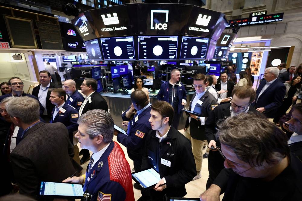 وول ستريت تغلق مرتفعة وسط توقعات بخفض أسعار الفائدة رغم تصاعد الحرب مع إيران