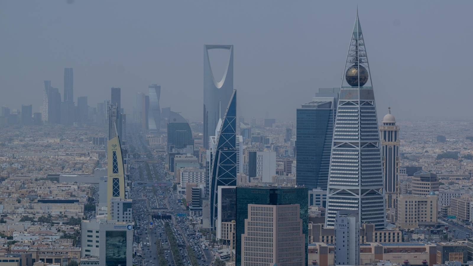 تسارع نمو الاقتصاد السعودي إلى 3.9% في الربع الثاني بدعم زيادة إنتاج النفط