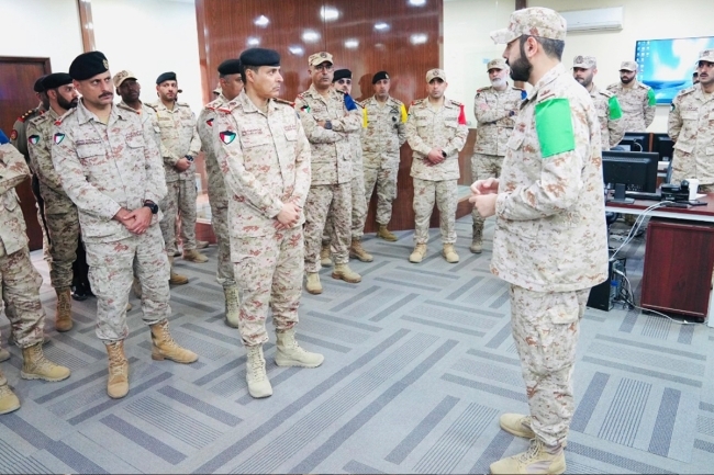 اختتام دورتين بالدفاع الجوي وسلاح الإشارة
