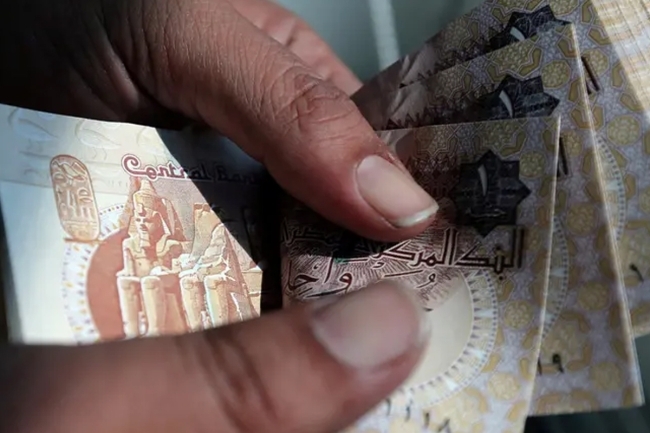 مصر ترفع الحد الأدنى للأجور بالقطاع الخاص إلى 7 آلاف جنيه