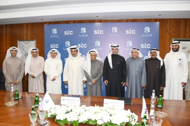 تابعة لـ «الصالحية» توقع اتفاقية تأجير المقر الرئيسي لـ «stc» في برج العاصمة