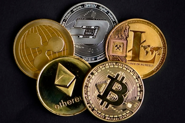 تباين أسعار العملات المشفرة مع تراجع إقبال المستثمرين