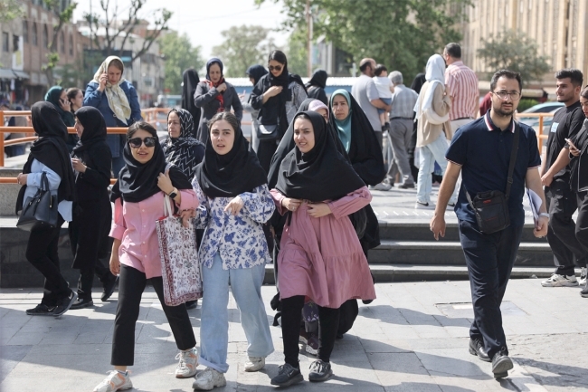 «خلافات داخلية» في طهران وواشنطن حول المفاوضات
