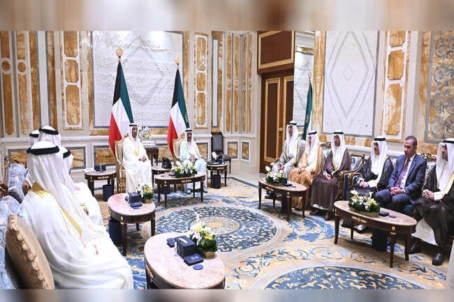 سمو الأمير يستقبل وزير الخارجية ورؤساء البعثات الدبلوماسية الجدد