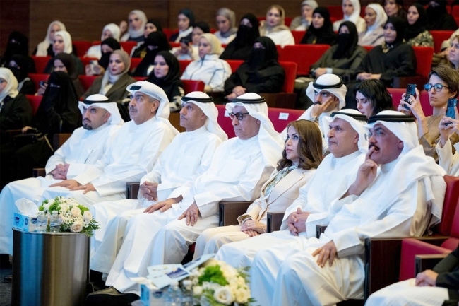 «الوطني» يكرّم المدارس المشاركة في برنامج «بنكي»