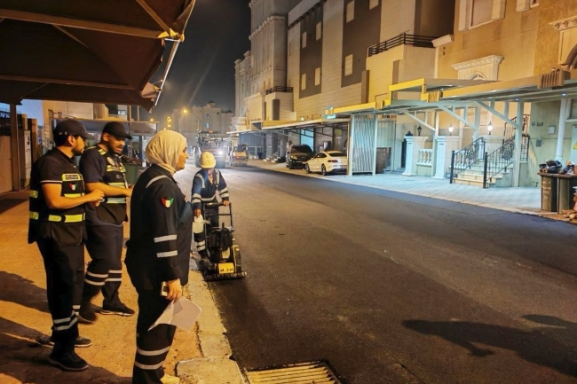 «الأشغال»: استمرار أعمال صيانة الطرق في «أبو فطيرة».. ضمن العقود الجديدة