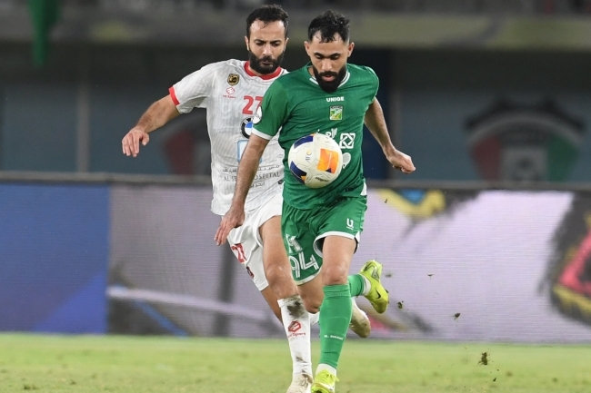 الكويت والعربي يختتمان استعداداتهما لنهائي كأس ولي العهد
