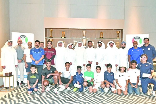 «التنس» يكرم لاعبي المنتخب الفائزين ببطولة الخليج