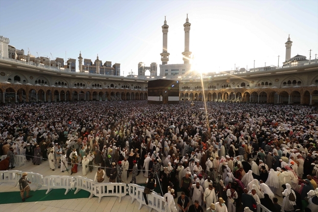 نائب أمير مكة المكرمة يعلن نجاح حج هذا العام.. أمنياً وصحياً وخدمياً