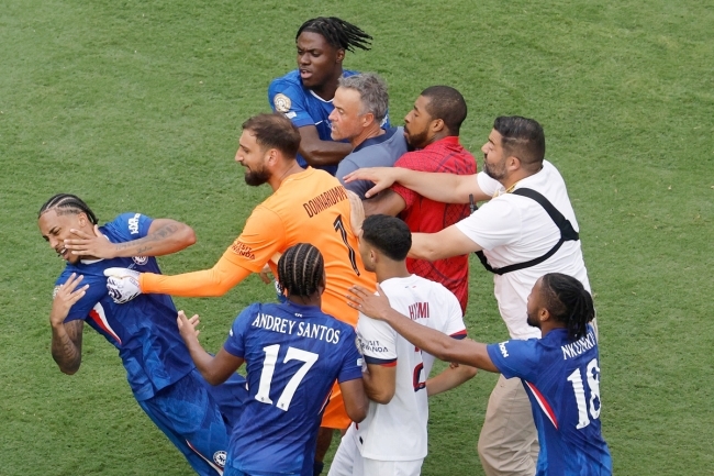الخليفي: إنريكي المدرب الأكثر انضباطاً واحتراماً