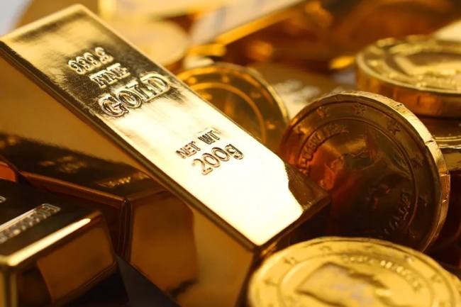 الذهب يهبط مع تبديد ترامب الغموض بشأن موقفه من باول