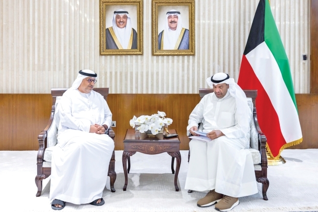 اليحيا تسلّم رسالة من وزير الشباب الإماراتي