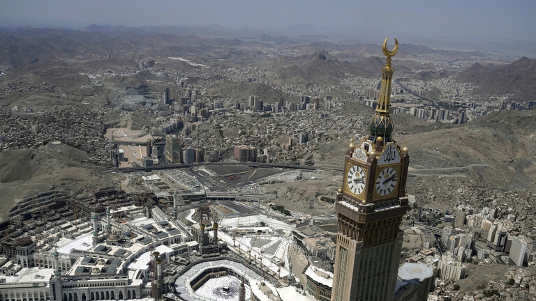 بدء مغادرة الحجاج اللبنانيين إلى مكة المكرمة…المفتي عبد الله ثمن الجهود المبذولة لتأمين سفرهم بسلاسة وأمان