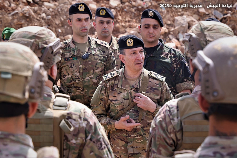 قائد الجيش بمناسبة عيد الجيش الثمانين: الجيش لن يتهاون في إحباط أي محاولة للمساس بالأمن والسلم