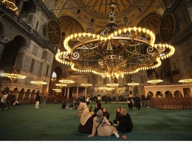 تركيا تبدأ أعمال ترميم قبة آيا صوفيا