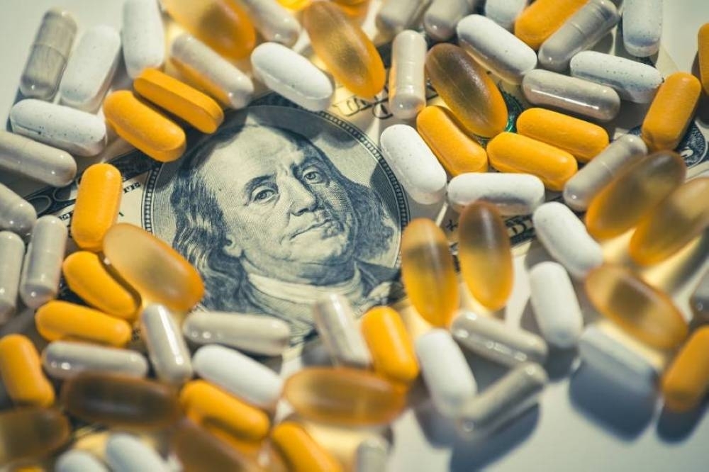 رسوم ترامب الجمركية على الأدوية ترفع الأسعار 12.9% في أميركا