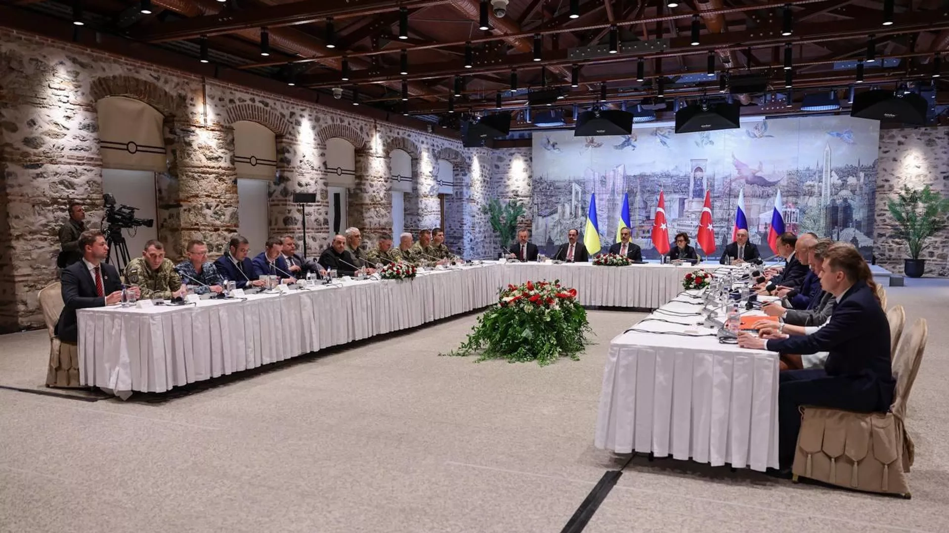 بدء الجولة الخامسة من المفاوضات غير المباشرة بين إيران والولايات المتحدة في مقر بعثة سلطنة عمان بروما