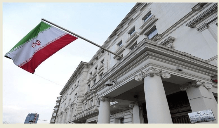 السفارة الإيرانية فتحت سجل التعازي تكريما لضحايا ميناء 'الشهيد رجائي' في بندر عباس