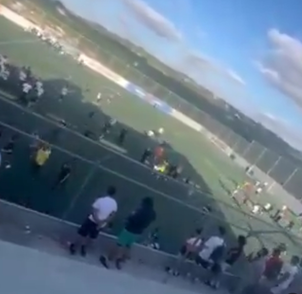 طعن لاعب بالسكين ووقوع اصابات… هذا ما حصل في مباراة البرج والرياضي