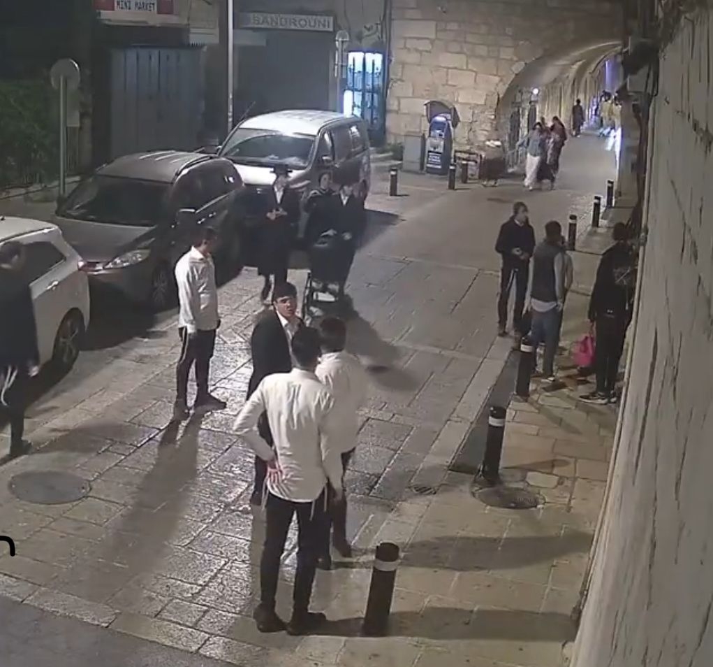 ‎مستعمرون يعتدون على دير الأرمن في القدس المحتلة