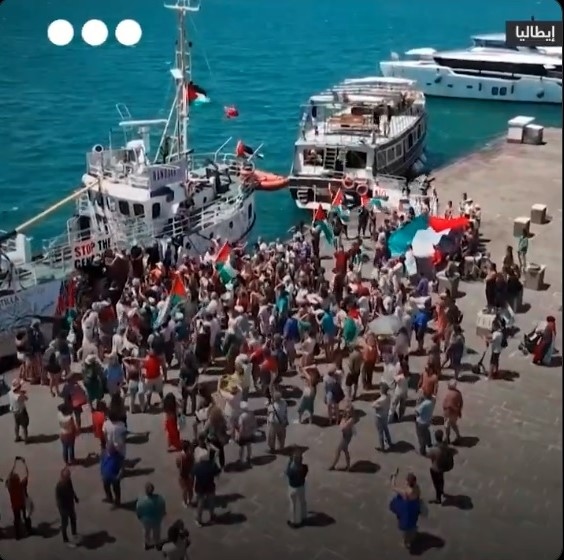 بالفيديو- سفينة أسطول الحرية 'حنظلة' تنطلق من إيطاليا نحو غزة