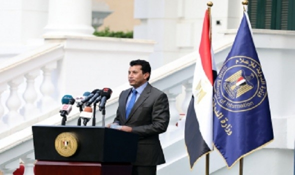وزير الشباب والرياضة المصري يفتتح ملاعب نادي الصحفيين بمباراة بادل أمام شبانة