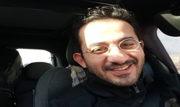 أحمد حلمي يعتذر عن واقعة الملحن مصطفى جاد خلال عرض مسرحية 'بني آدم'