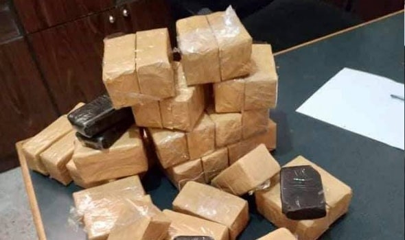 إحباط محاولة تهريب 2,5 طن من الشيرا بساحل طنجة واستنفار أمني واسع في سيدي قنقوش
