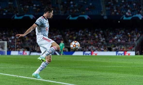 البولندي روبرت ليفاندوفسكي يتصدر قائمة أعلى 10 لاعبين أجرًا في برشلونة