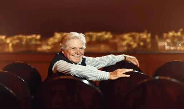 حسين فهمي يؤكد أن هوليوود لم تعد القبلة الوحيدة للسينما المصرية