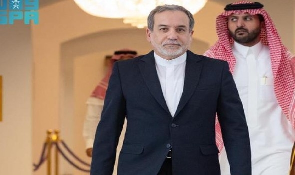 وزير الخارجية الإيراني ينفي تلقي طهران أي مقترحات نووية من واشنطن رغم تصريحات ترامب
