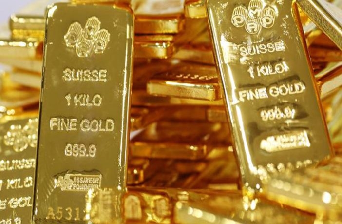 الذهب عند أعلى مستوى في شهر وسط تراجع الدولار وعوائد السندات