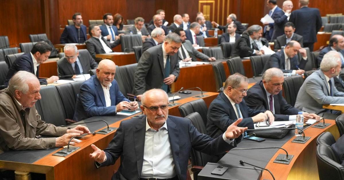 إقرار"قانون التعويضات": نواب برروا  تلاعب المدارس بالموازنات!
